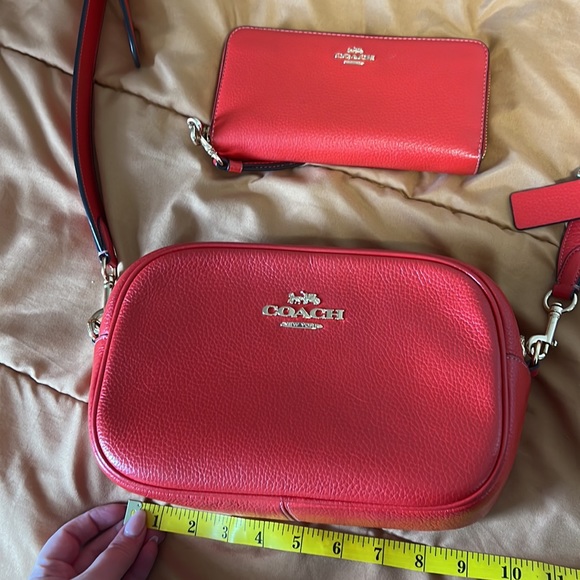 Coach Red Pebbled Leather Crossbody Bag Matching Wallet Wristlet - Picture 5 of 6